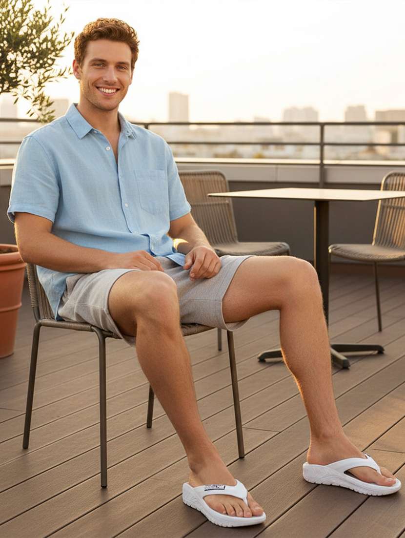 men solid toe seperator slipper - 22294295 -  Standard Image - 1