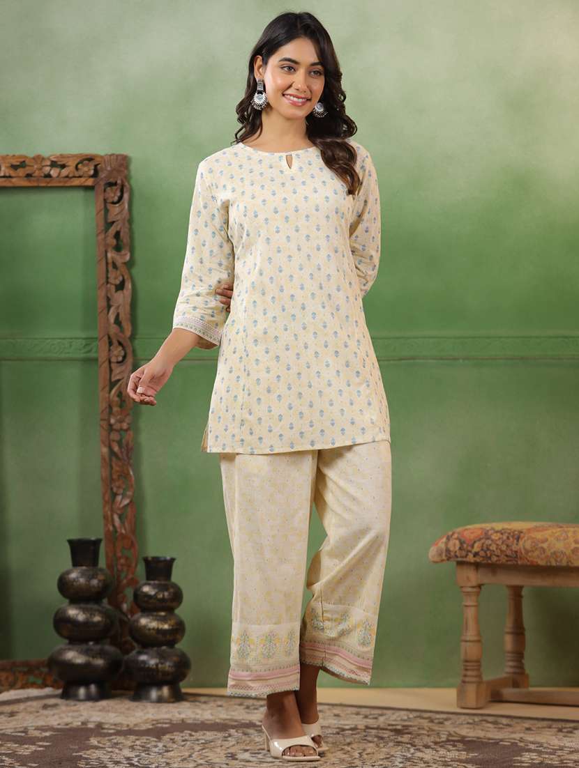 women printed three quarter sleeve ethnic co-ord set