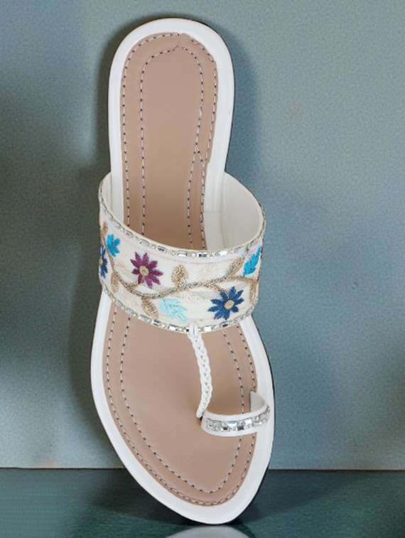 women embroidered one toe flat sandal - 22295056 -  Standard Image - 1
