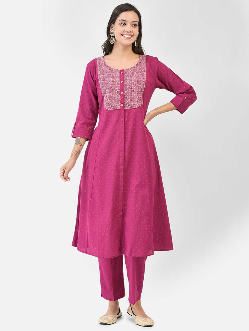 women self design three quarter sleeve a-line kurta