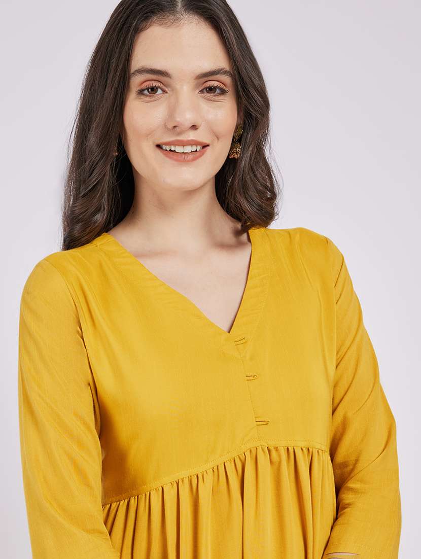 women solid three quarter sleeve a-line kurta - 22295105 -  Standard Image - 1