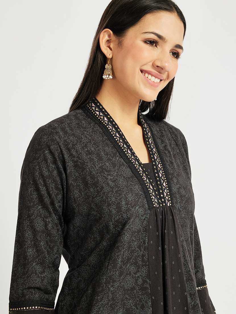 women printed three quarter sleeve a-line kurta - 22295120 -  Standard Image - 4