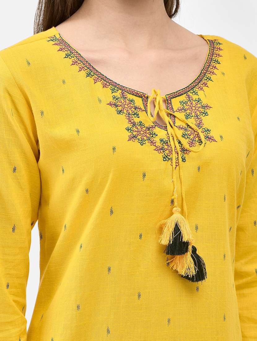 women self design three quarter sleeve a-line kurta - 22295122 -  Standard Image - 4