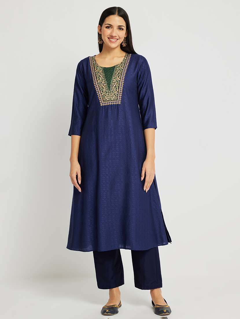 women self design three quarter sleeve a-line kurta