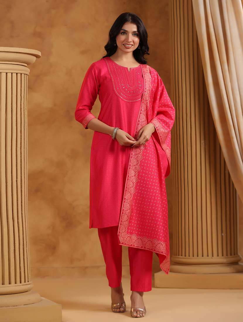women self design three quarter sleeve straight kurta