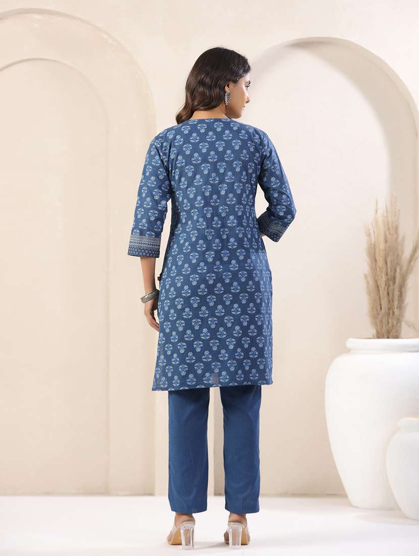 women printed three quarter sleeve straight kurta - 22295160 -  Standard Image - 4