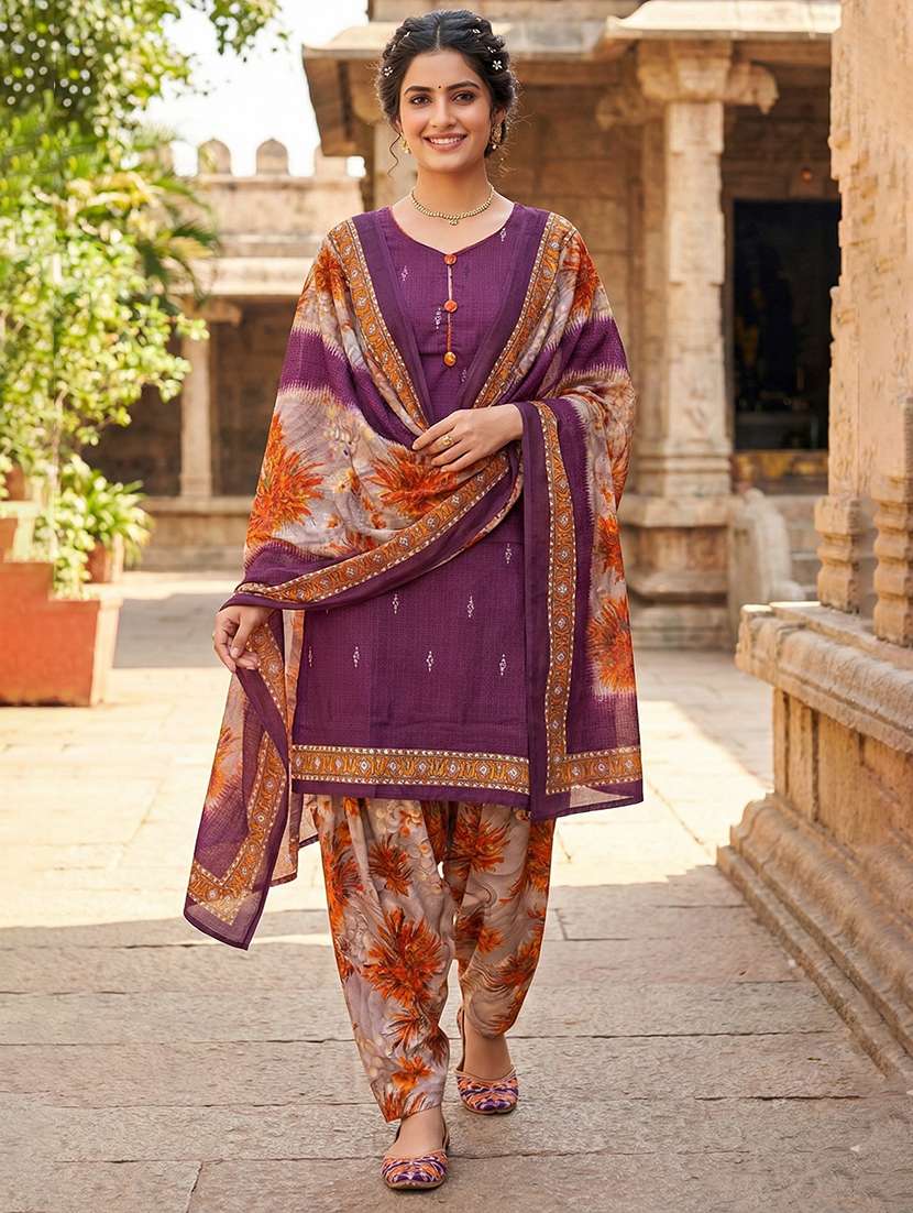 women printed three quarter sleeve kurta salwar with dupatta set