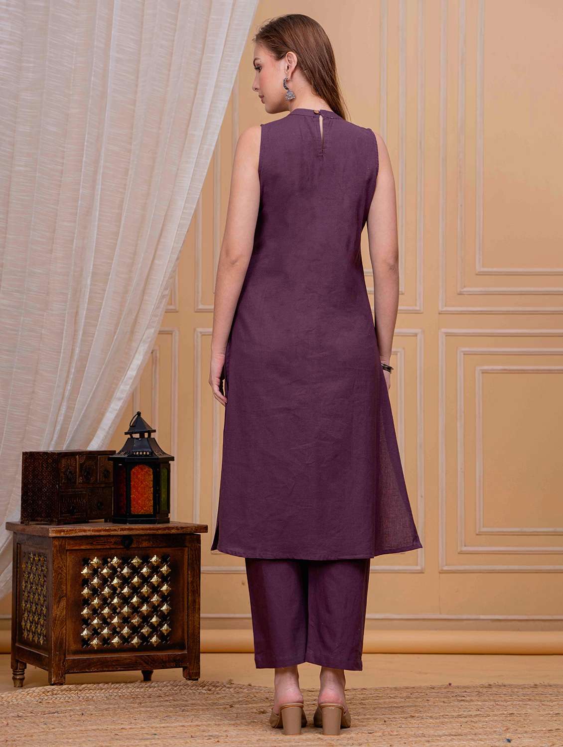 women printed sleeveless kurta pant set - 22295834 -  Standard Image - 4