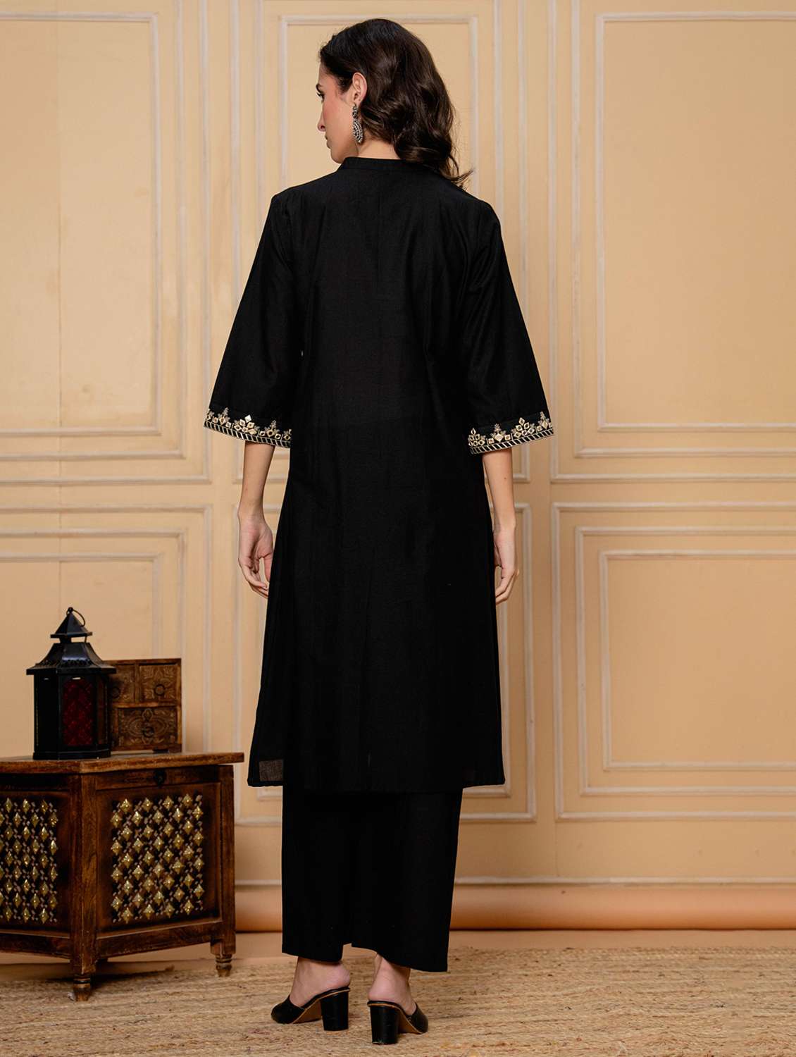 Women Solid With Work Three Quarter Sleeve Kurta Pant Set - 22295838 -  Standard Image - 4
