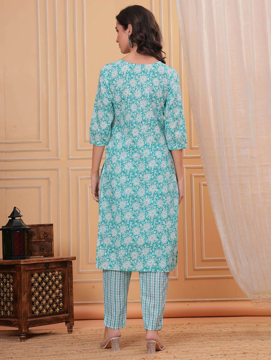 Women Floral Round Neck Kurta Pant With Dupatta Set - 22295844 -  Standard Image - 4