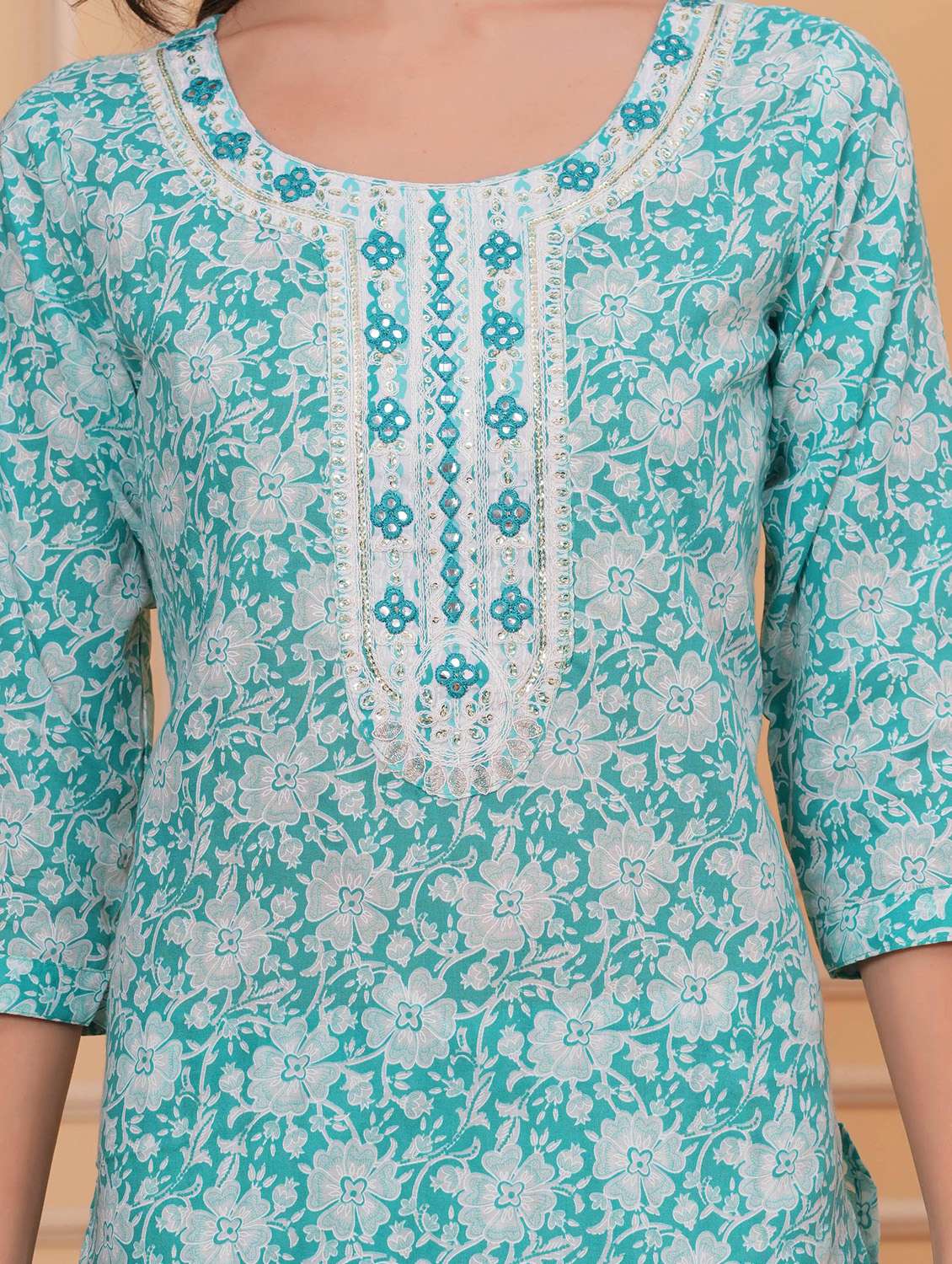Women Floral Round Neck Kurta Pant With Dupatta Set - 22295844 -  Standard Image - 6