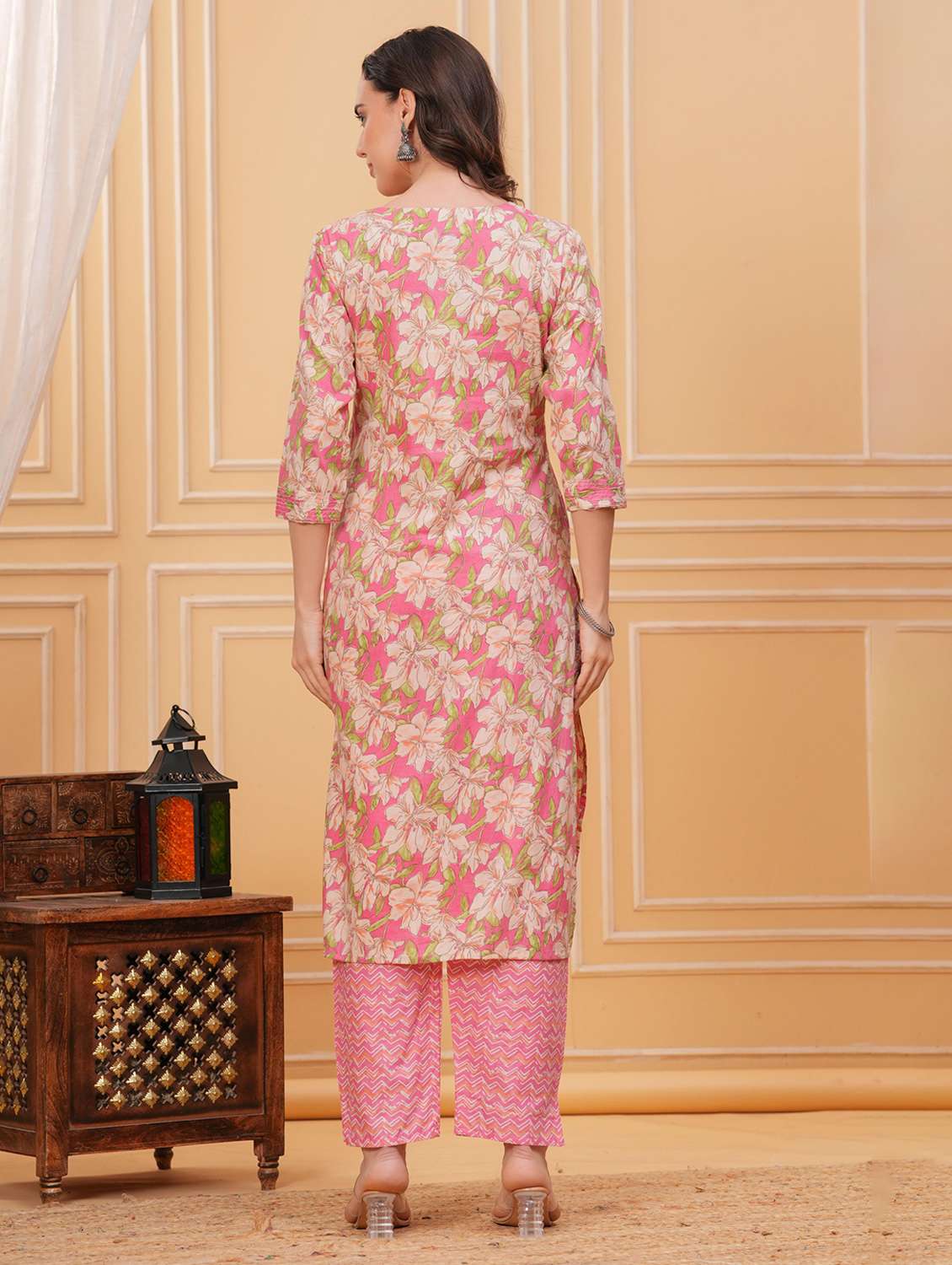 women floral notch neck kurta pant with dupatta set - 22295850 -  Standard Image - 4