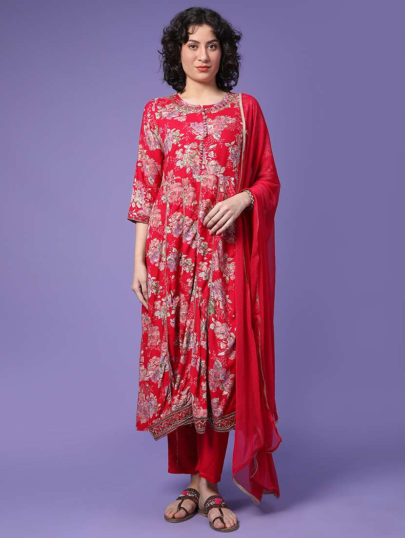 women floral three quarter sleeve kurta pant with dupatta set - 22296187 -  Standard Image - 1
