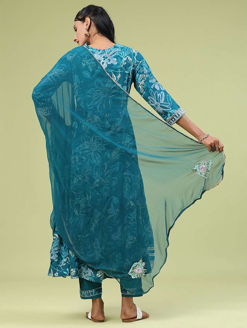 women floral three quarter sleeve kurta pant with dupatta set - 22296196 -  Standard Image - 4