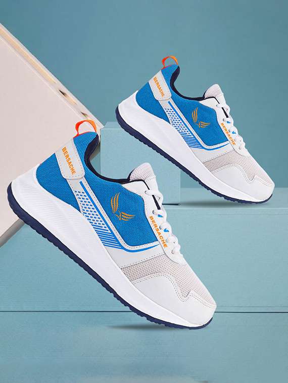 men white lace up sport shoes