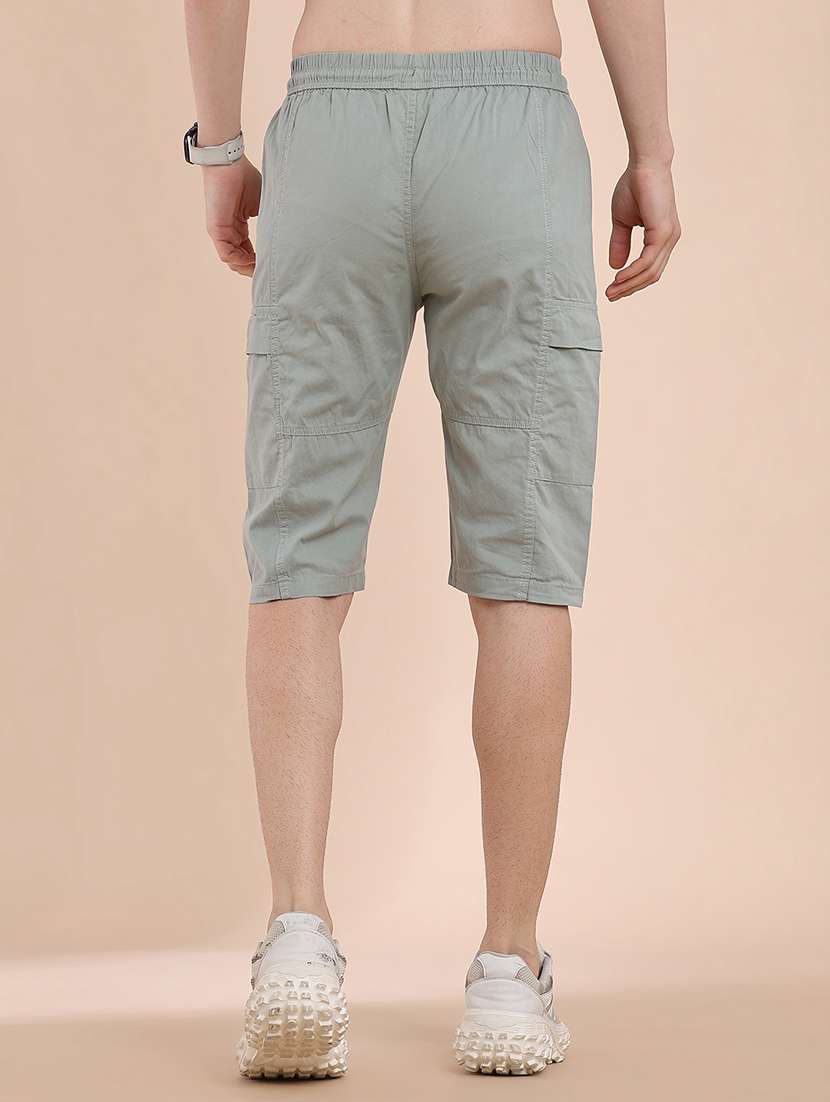 men solid mid rise three fourth cargo shorts - 22296957 -  Standard Image - 4