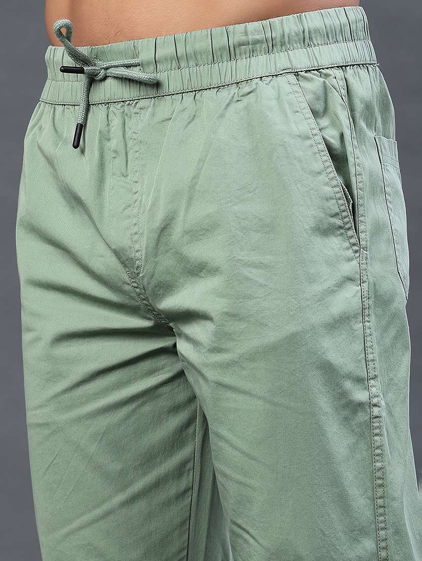 men solid mid rise regular fit jogger - 22296962 -  Standard Image - 1