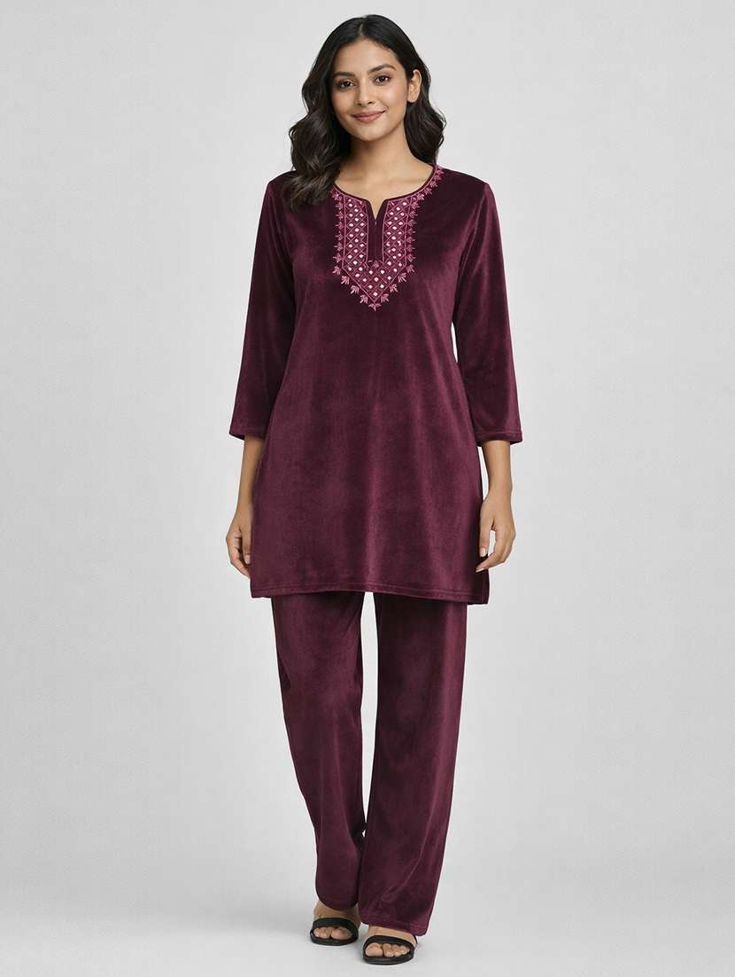 women solid three quarter sleeve velet co-ord set