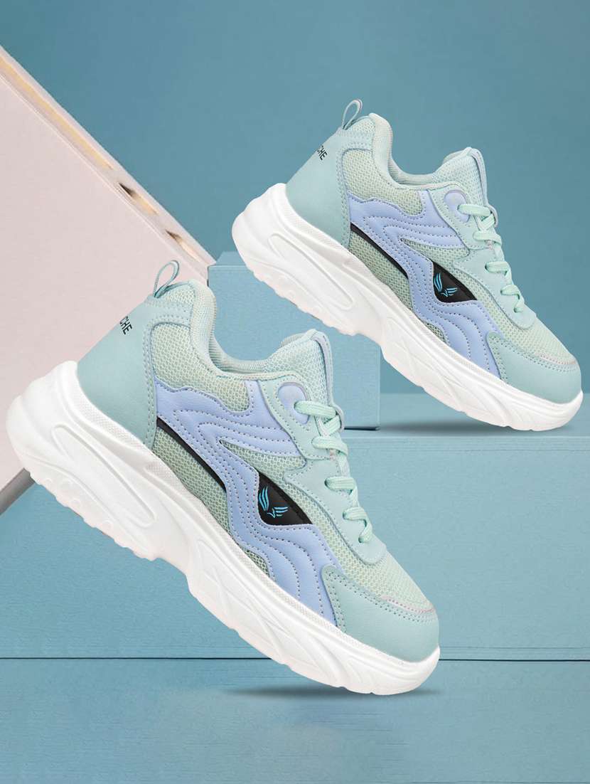 women lace-up sports shoe