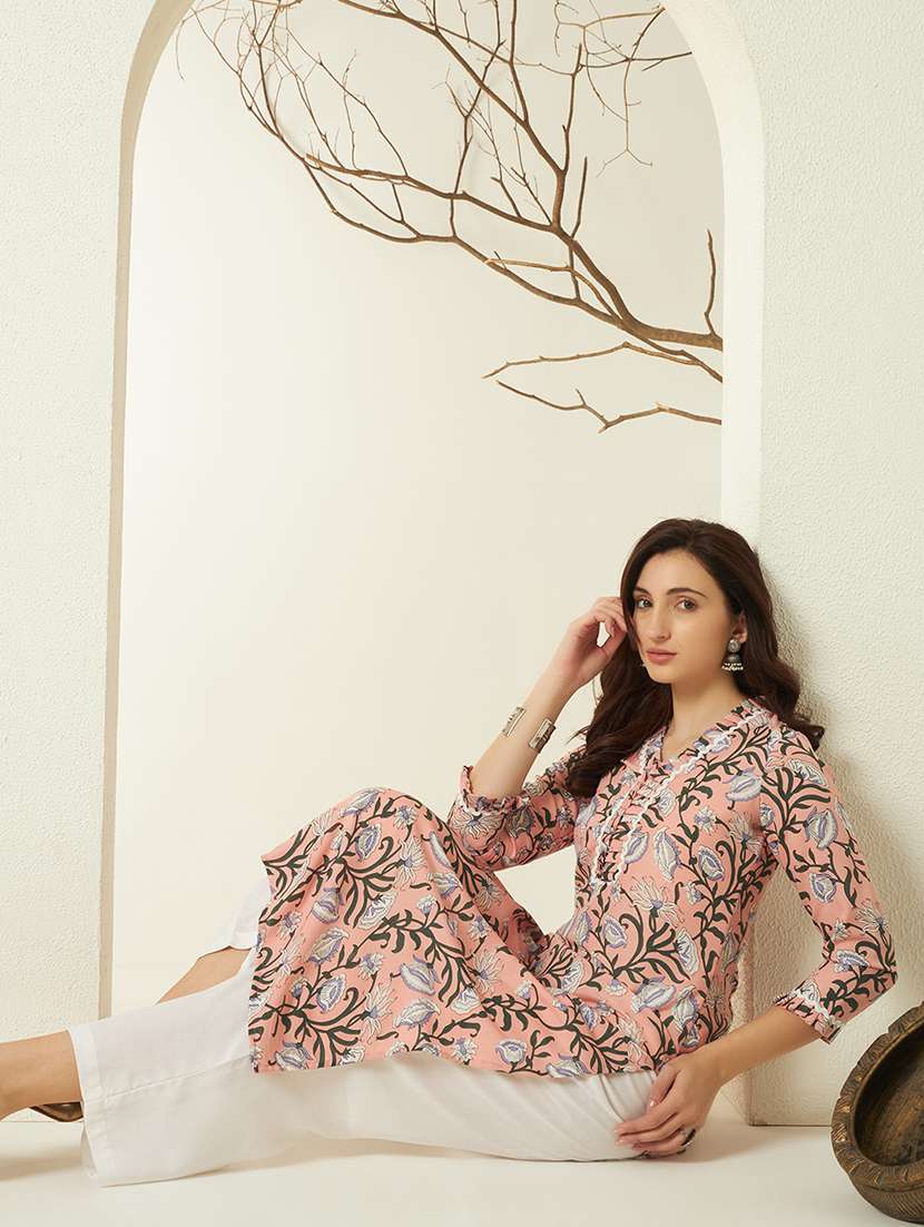 women floral three quarter sleeve straight kurta - 22298376 -  Standard Image - 4