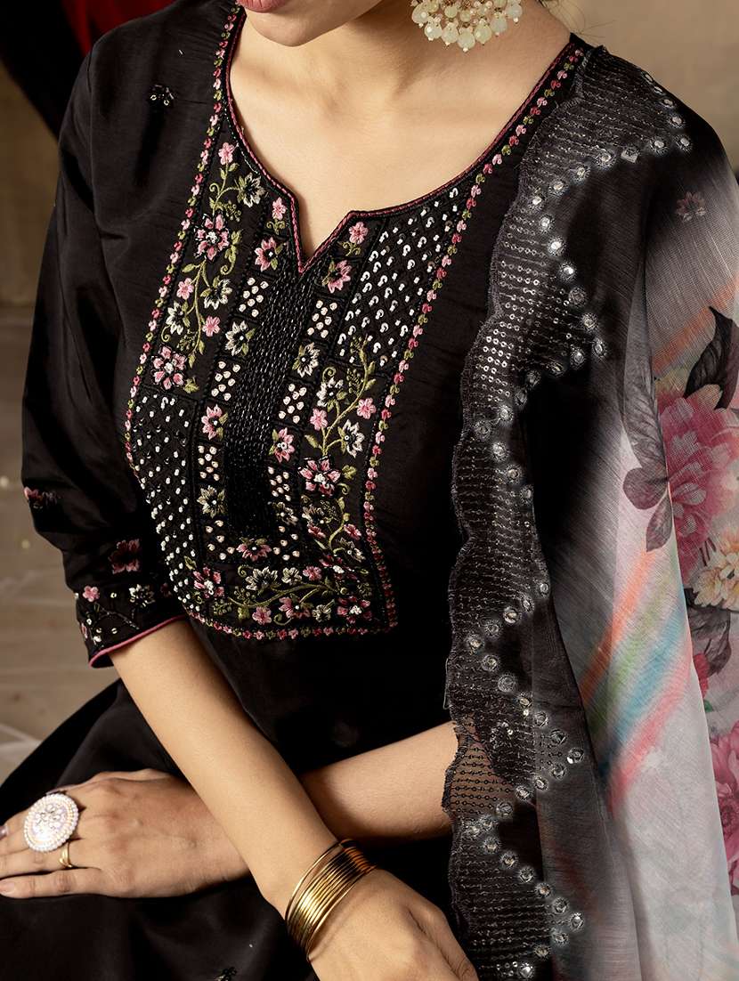 women solid with work three quarter sleeve kurta pant with dupatta set - 22298472 -  Standard Image - 4