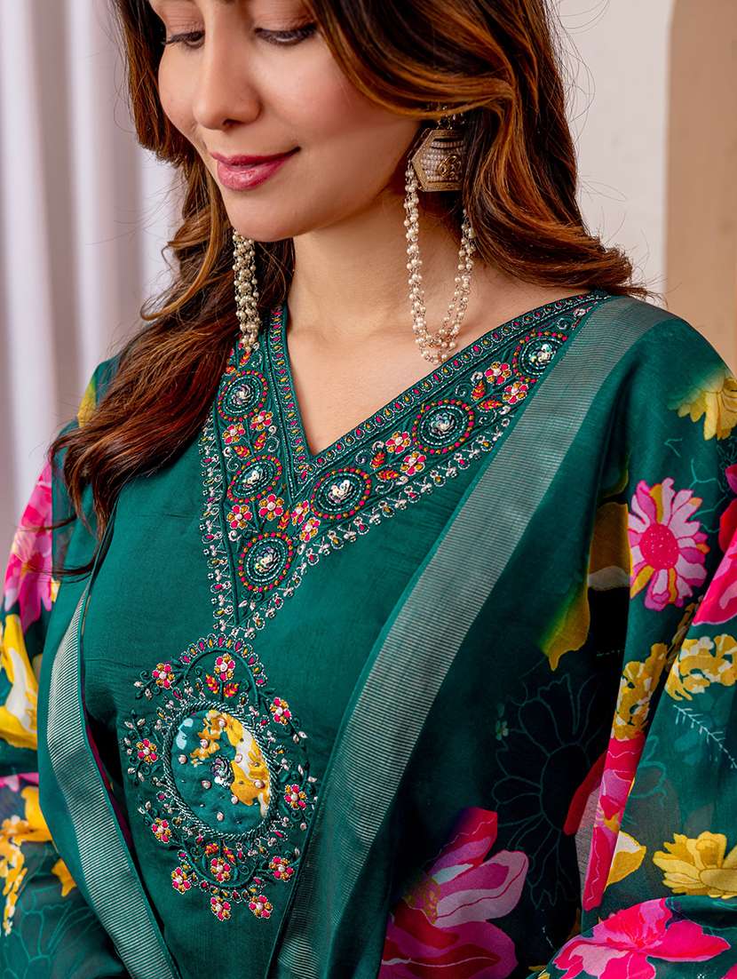 women solid with work three quarter sleeve kurta pant with dupatta set - 22298488 -  Standard Image - 4