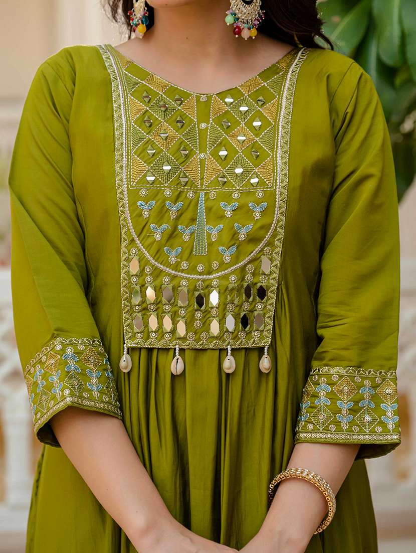 women solid with work three quarter sleeve kurta pant with dupatta set - 22298502 -  Standard Image - 4
