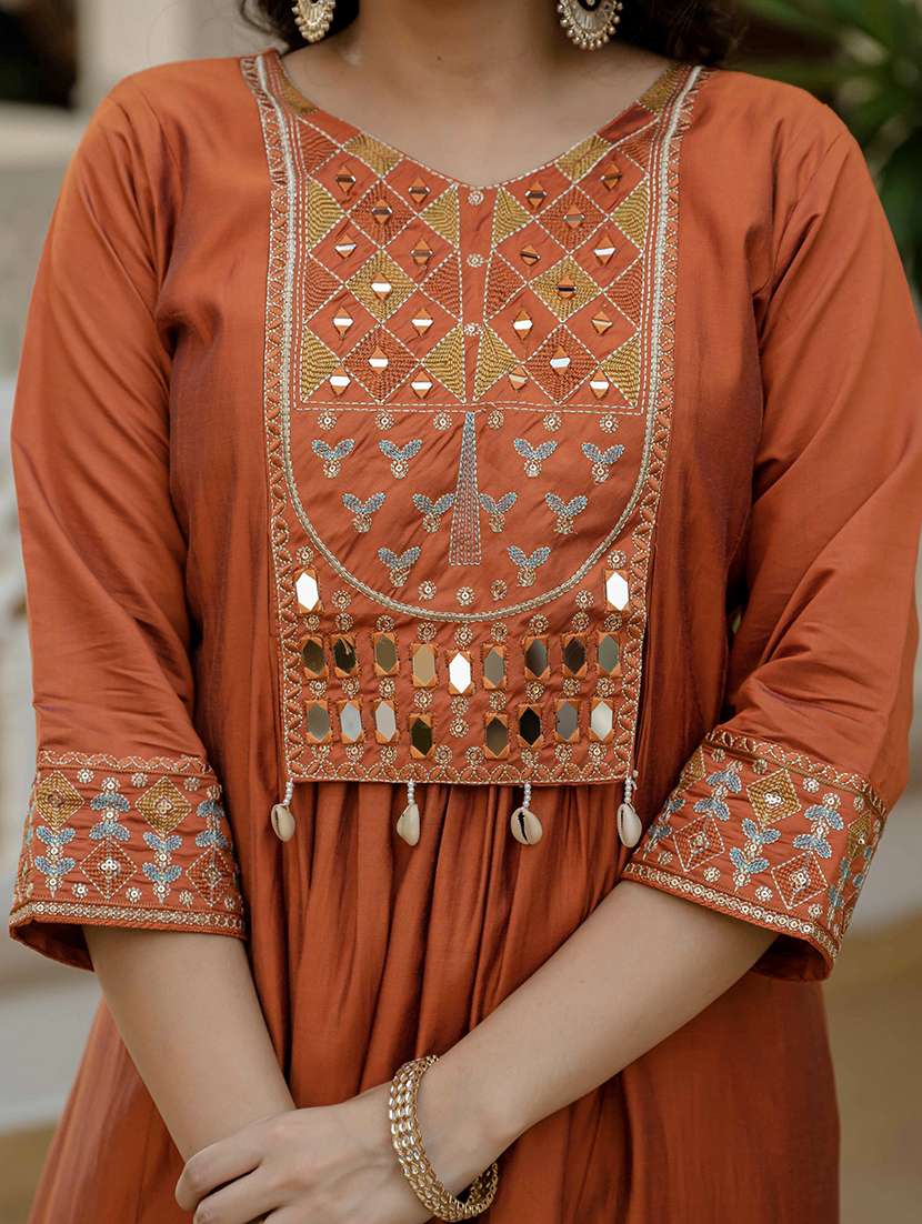 women solid with work three quarter sleeve kurta pant with dupatta set - 22298503 -  Standard Image - 4