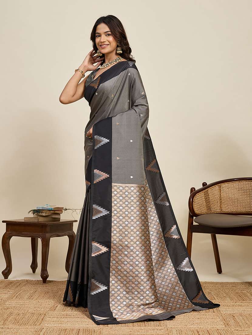 women self design banarasi saree with blouse - 22298665 -  Standard Image - 1