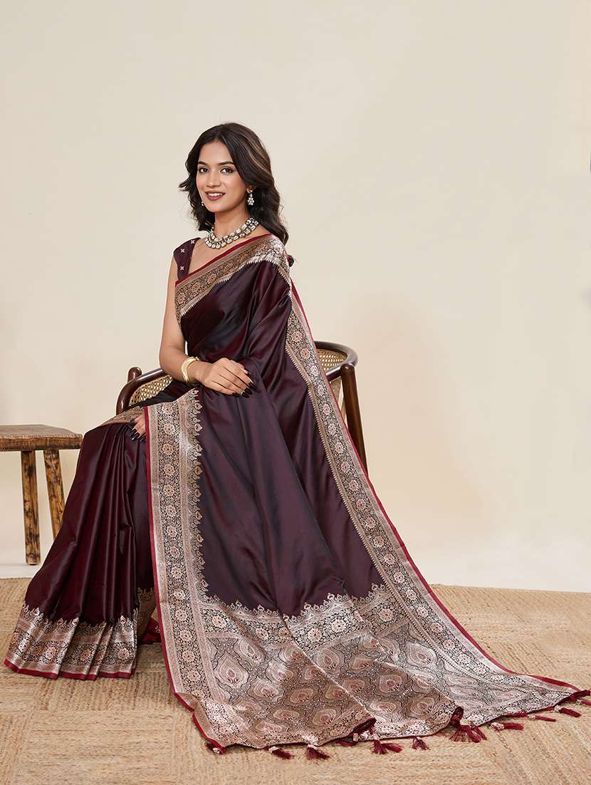 women solid with bordered saree with blouse - 22298701 -  Standard Image - 1