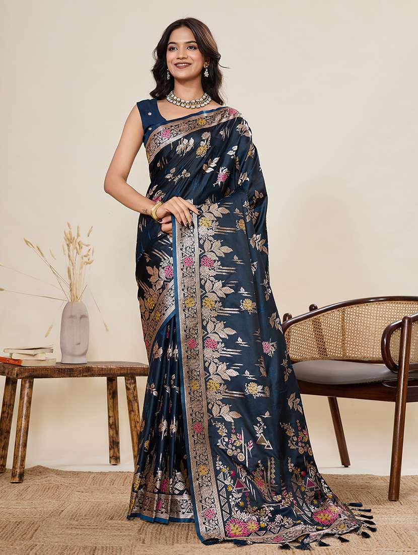 women self design banarasi saree with blouse