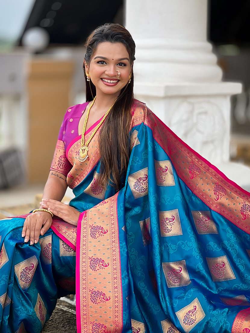 women self design banarasi saree with blouse - 22298781 -  Standard Image - 4