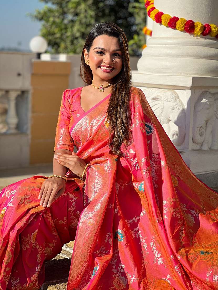 women self design banarasi saree with blouse - 22298791 -  Standard Image - 4