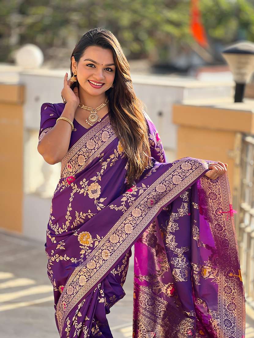 women self design banarasi saree with blouse - 22298801 -  Standard Image - 4