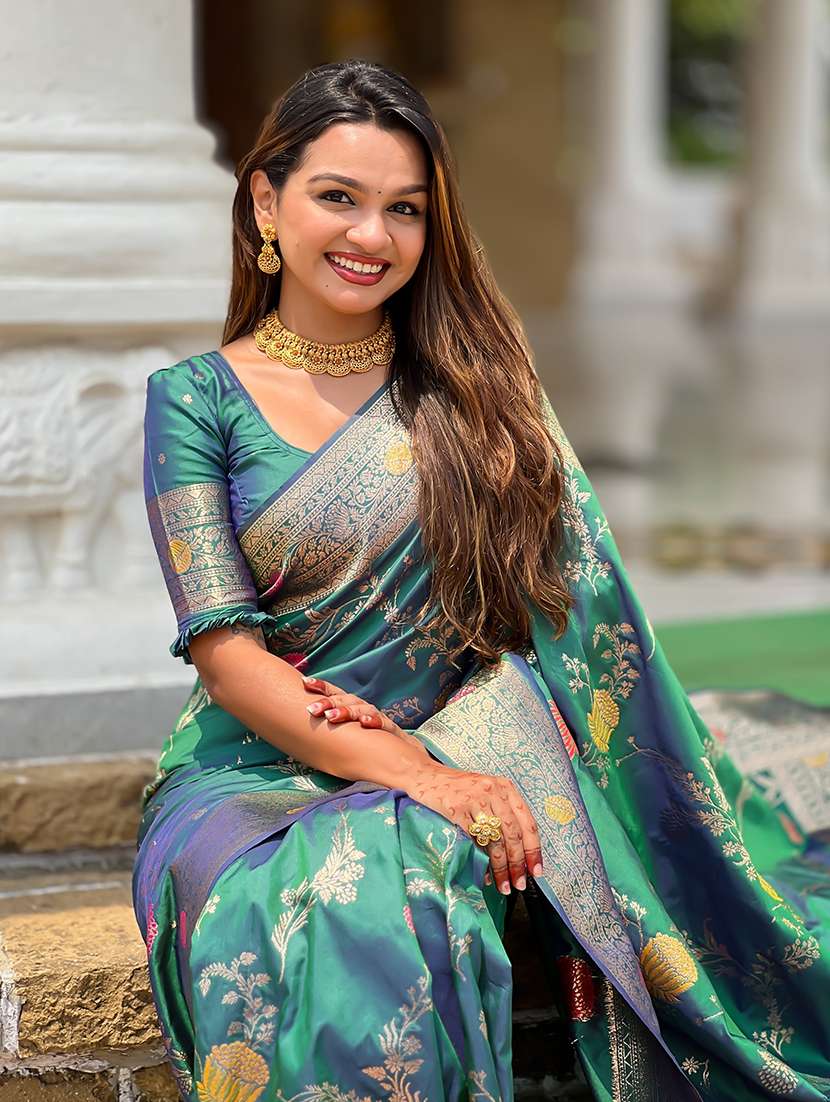 women self design banarasi saree with blouse - 22298803 -  Standard Image - 4