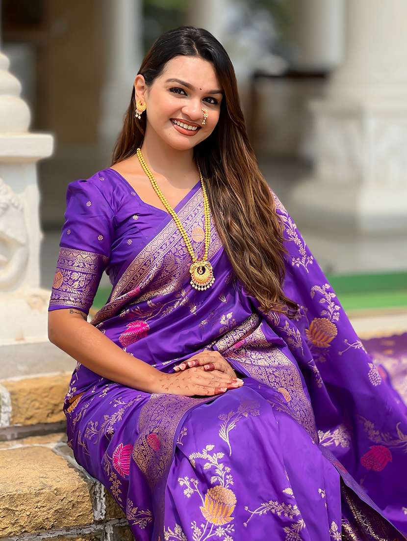 women self design banarasi saree with blouse - 22298811 -  Standard Image - 4