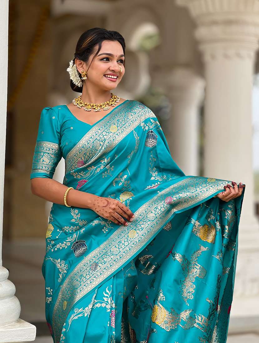 women self design banarasi saree with blouse - 22298812 -  Standard Image - 1