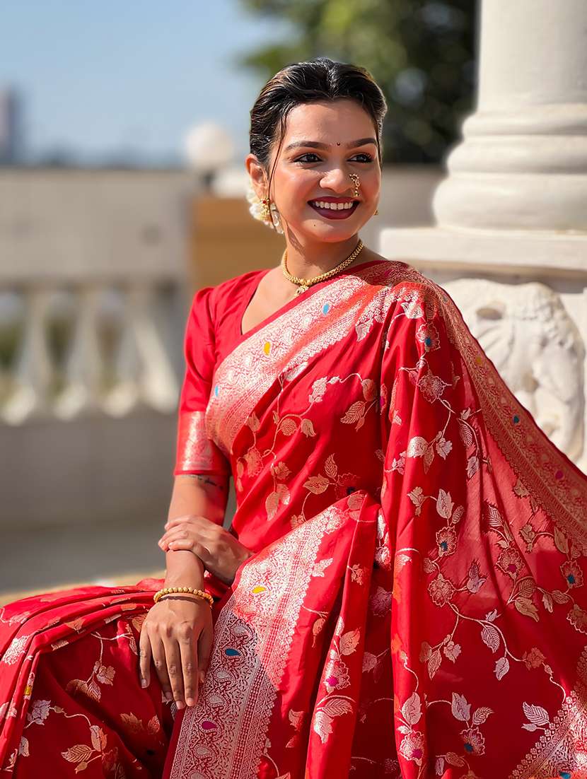 women self design banarasi saree with blouse - 22298828 -  Standard Image - 4