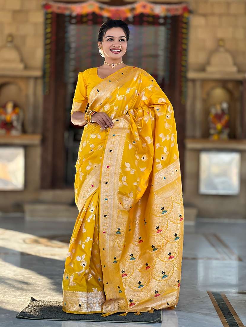 women self design banarasi saree with blouse - 22298830 -  Standard Image - 1