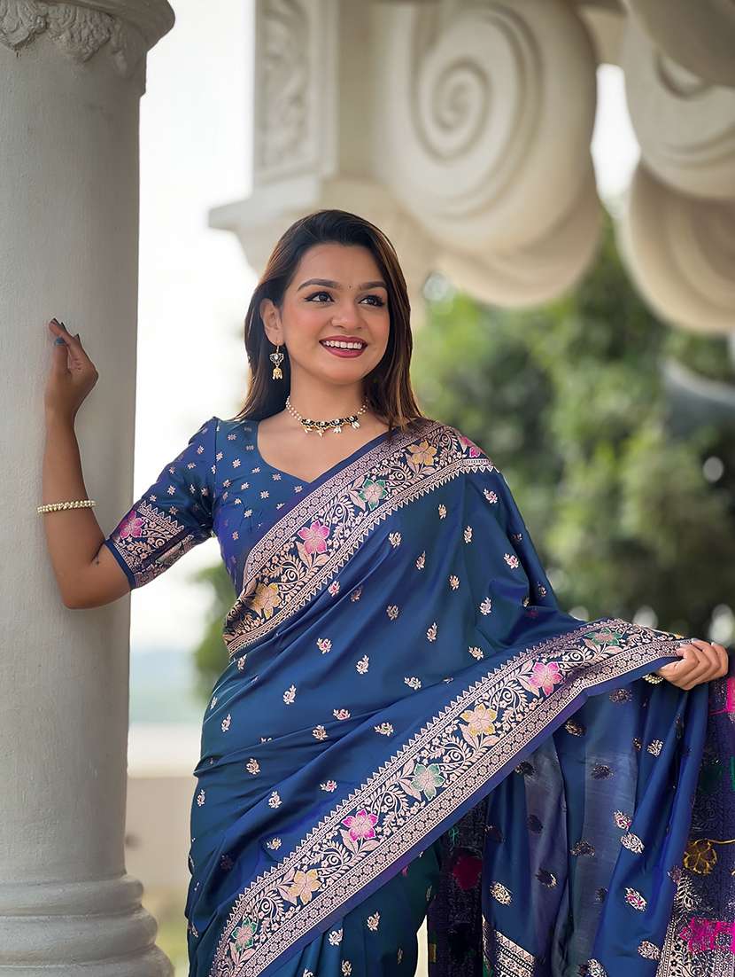 women self design banarasi saree with blouse - 22298833 -  Standard Image - 4