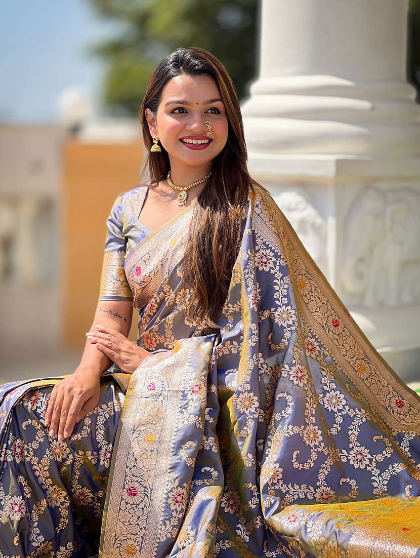 women self design banarasi saree with blouse - 22298841 -  Standard Image - 4