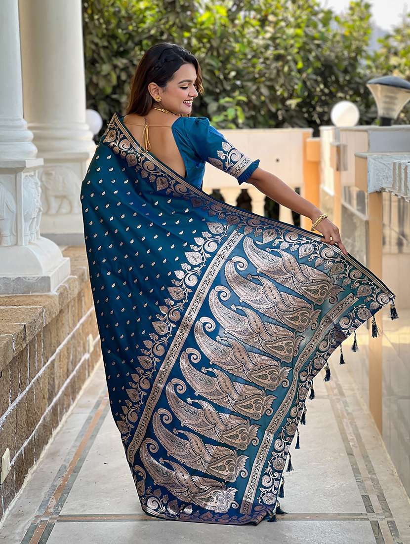 women self design banarasi saree with blouse - 22298860 -  Standard Image - 1