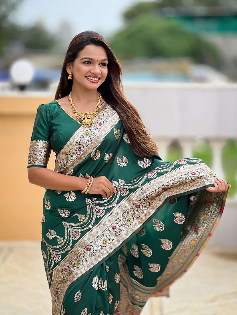 women self design banarasi saree with blouse - 22298866 -  Standard Image - 4