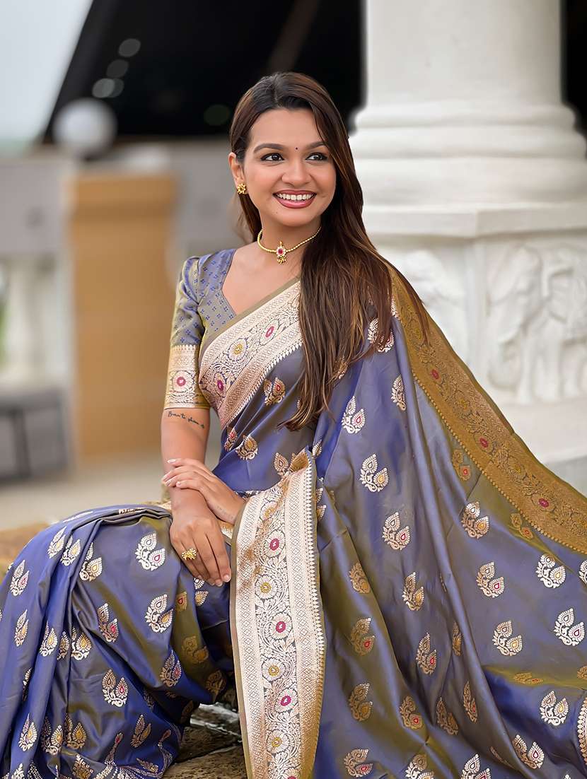 women self design banarasi saree with blouse - 22298867 -  Standard Image - 4