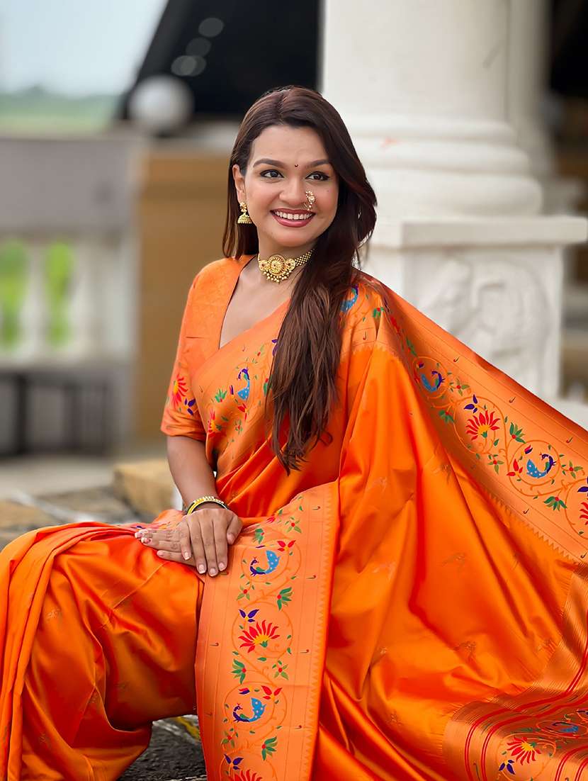 women self design paithani saree with blouse - 22298890 -  Standard Image - 4