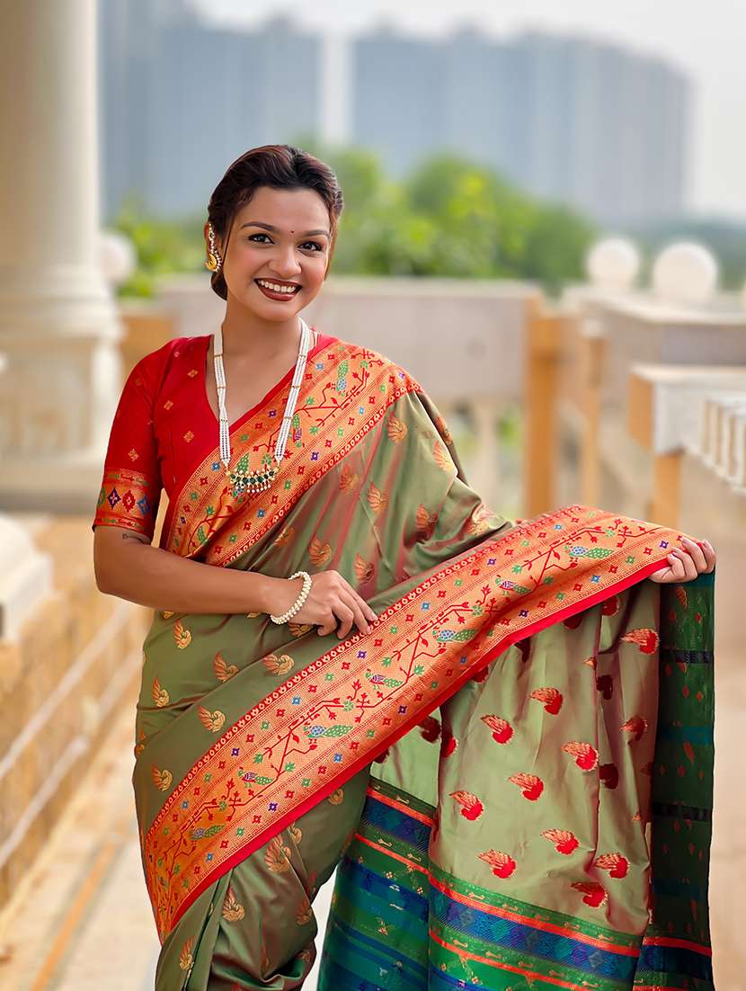 women self design paithani saree with blouse - 22298944 -  Standard Image - 4
