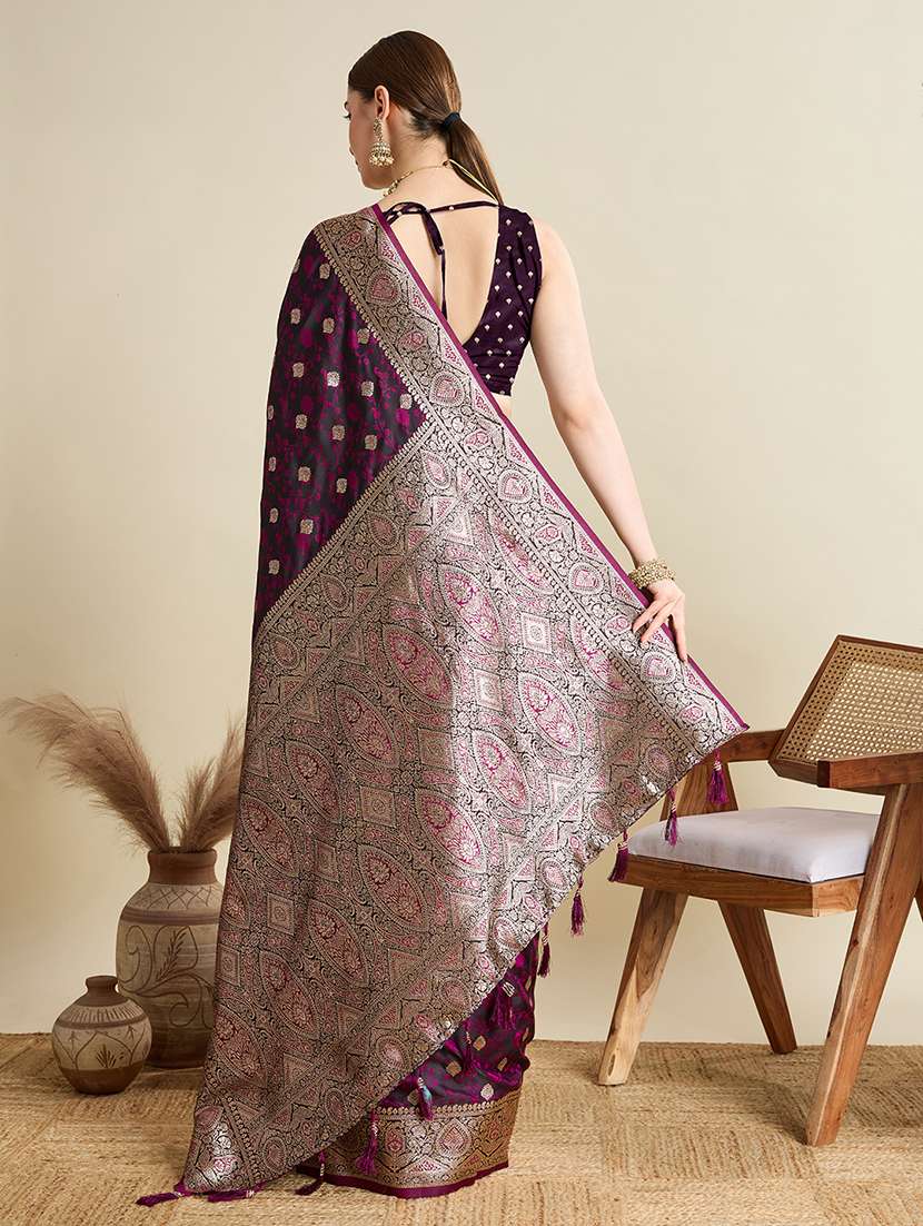 Women Self Design Banarasi Saree With Blouse - 22298987 -  Standard Image - 4