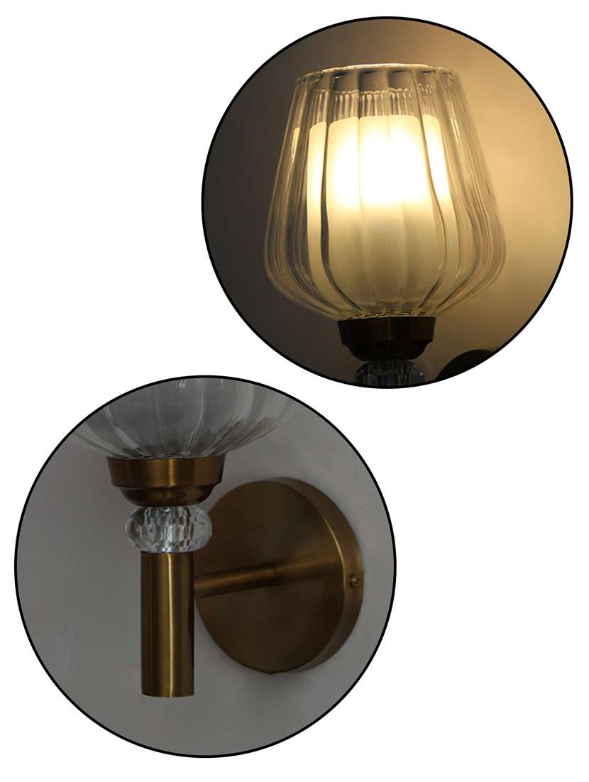 petal-shaped clear modern glass wall light - 22299165 -  Standard Image - 4