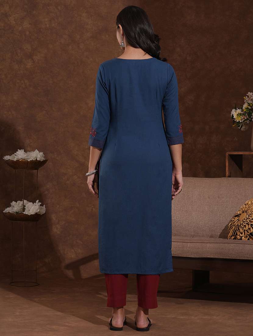 women solid three quarter sleeve straight kurta - 22300548 -  Standard Image - 4