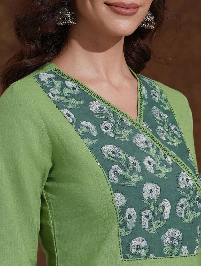 women floral three quarter sleeve straight kurta - 22300553 -  Standard Image - 6